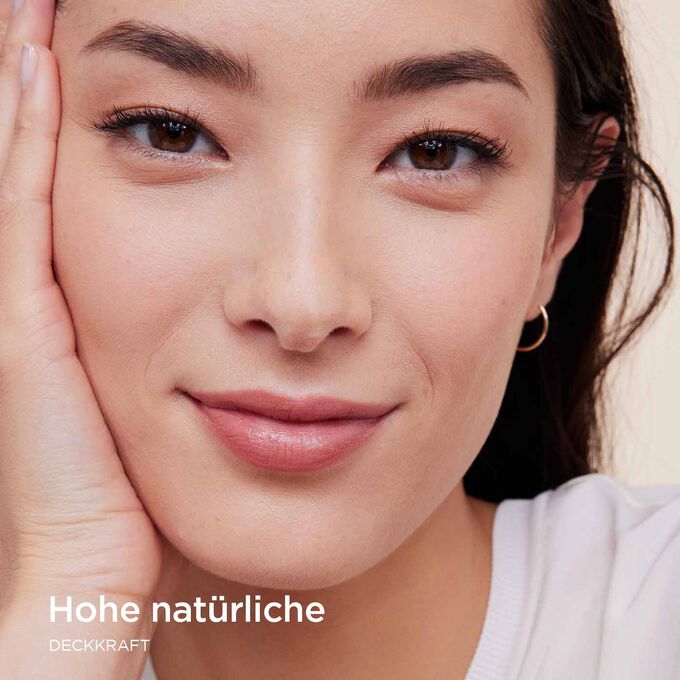 Clarins Skin Illusion Full Coverage Foundation, bietet volle Deckkraft und ein natürliches Ergebnis.
