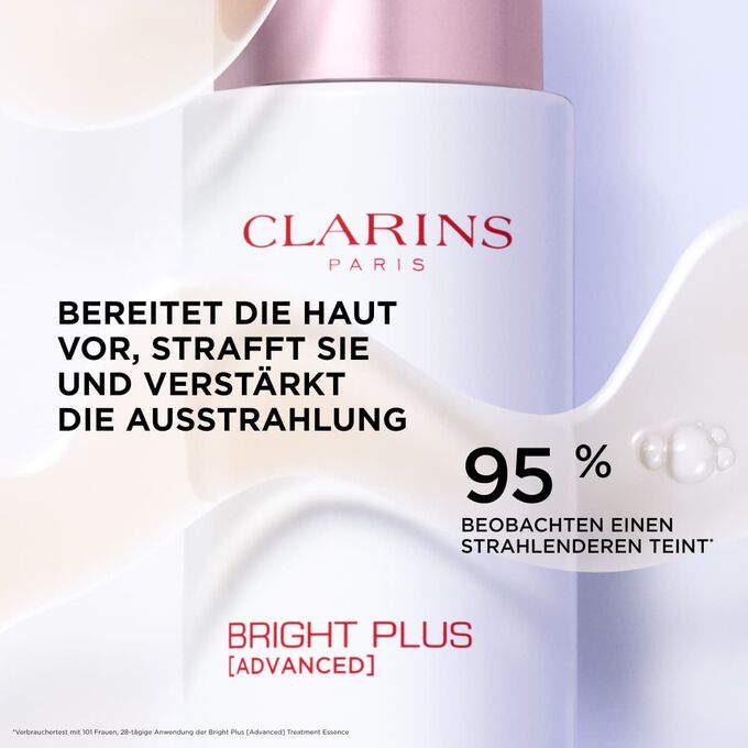 Fokus auf den Flakon der Bright Plus Advanced Lotion von Clarins, und Hervorhebung der Vorteile: Die Lotion bereitet die Haut vor, strafft sie und verst&auml;rkt die Ausstrahlung.