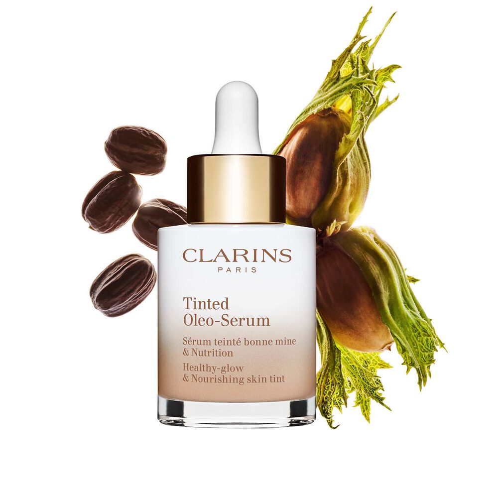 Plan produit Tinted Oleo Serum à base de jojoba et de noisette