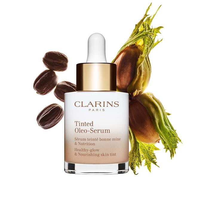 Plan produit Tinted Oleo Serum à base de jojoba et de noisette