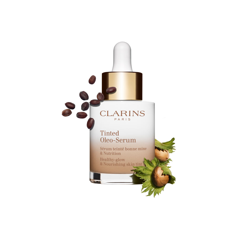 Plan produit Tinted Oleo Serum à base de jojoba et de noisette
