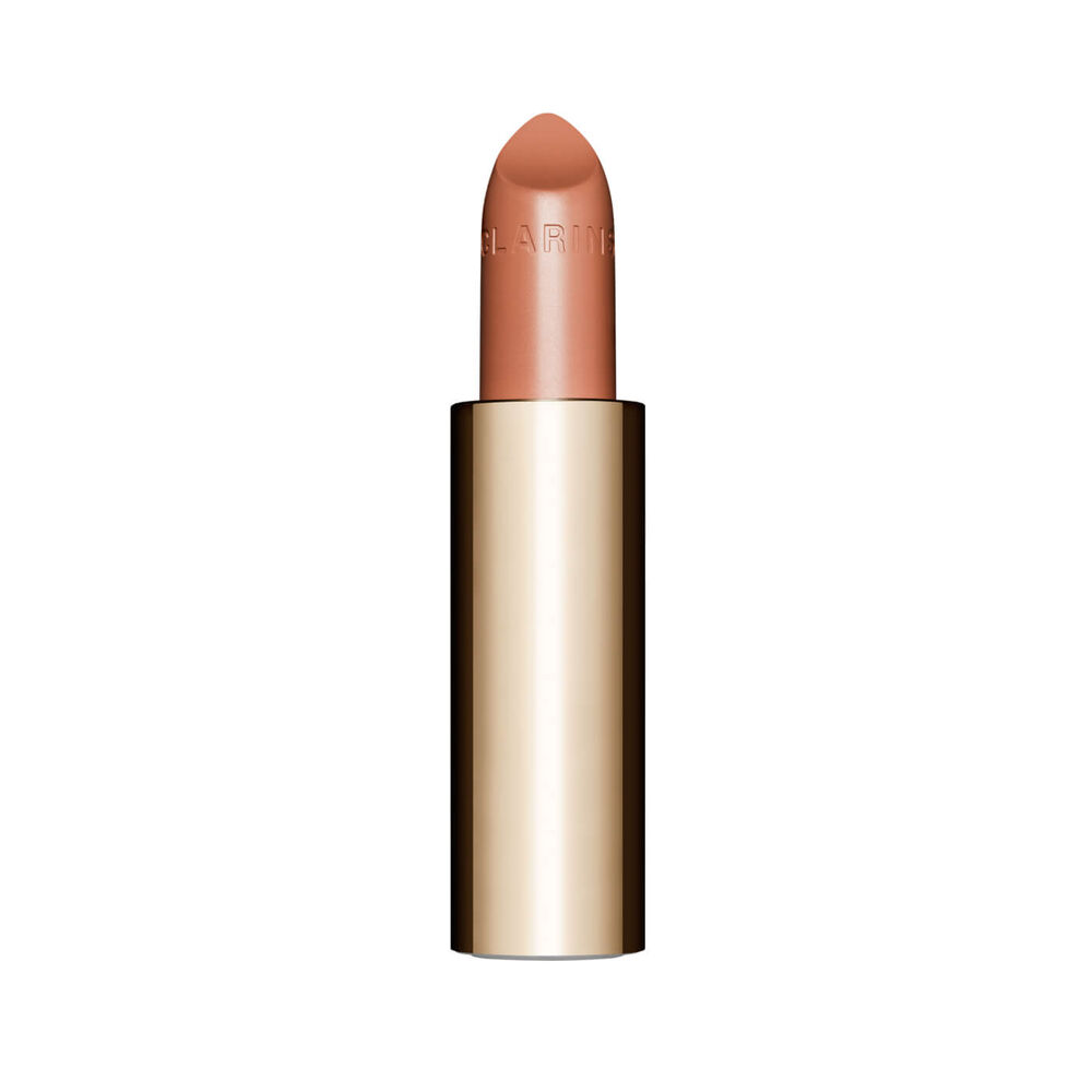 Plan produit de la recharge du rouge à lèvres Joli Rouge de Clarins à côté d'un camélia sur fond blanc