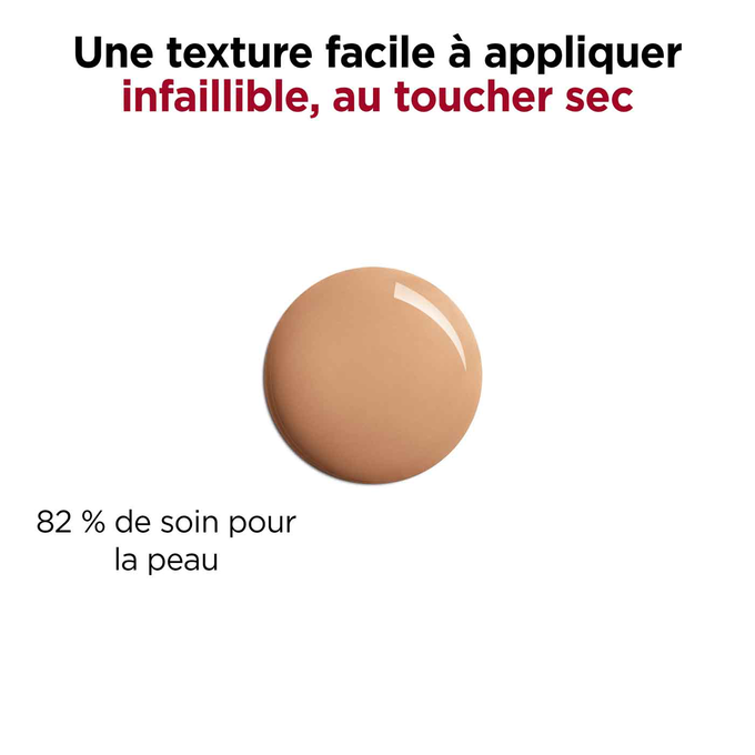 Le Tinted Oleo Serum à la texture infaillible et au toucher sec est formulé à 82 % comme un soin pour la peau