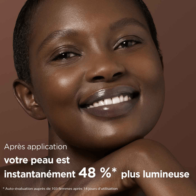 Ce Tinted Oleo Serum offre un effet lumineux sur la peau