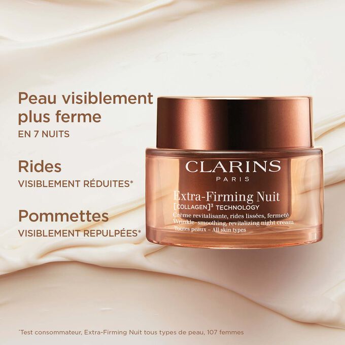 Plan produit de la Crème Extra-Firming Nuit pour illustrer ses effets de joues rebondies, contours du visage définis et sillons nasogéniens.