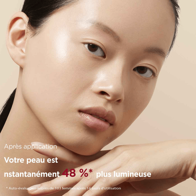 Ce Tinted Oleo Serum offre un effet lumineux sur la peau