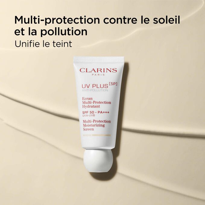 Plan produit UV Plus Anti-Pollution Beige de Clarins, pour un teint unifié et une protection contre soleil et pollution.