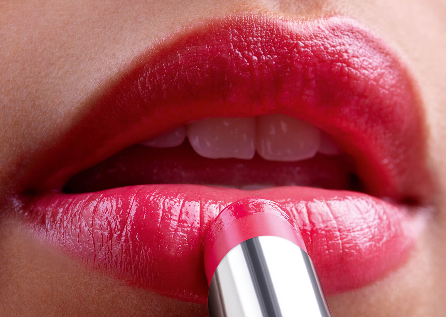Lip Oil Balm auf den Lippen