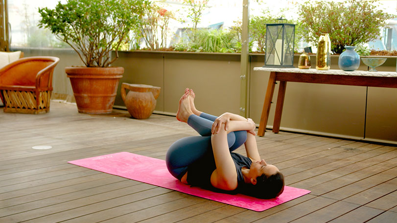 Vidéo mouvements de yoga avant d’aller se coucher