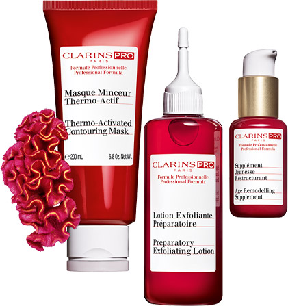 Clarins Kosmetikbehandlungen - Model während der Massage