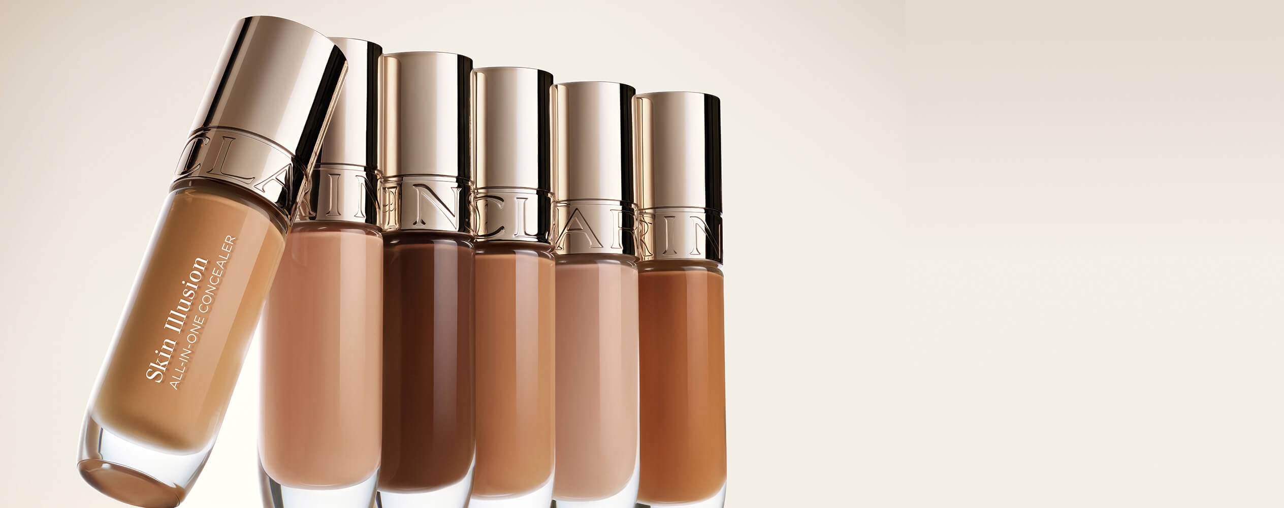 Skin Illusion All-in-one Concealer Packshot on campaign's background