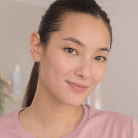 Anwendung der Gesichtslotion Tonic Lotion