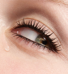 Augen mit Tränen