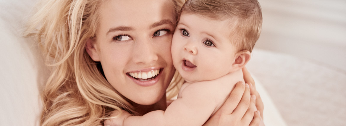 Quels soins choisir apres l'accouchement ? - Clarins Quels soins choisir apres l'accouchement ? - Clarins